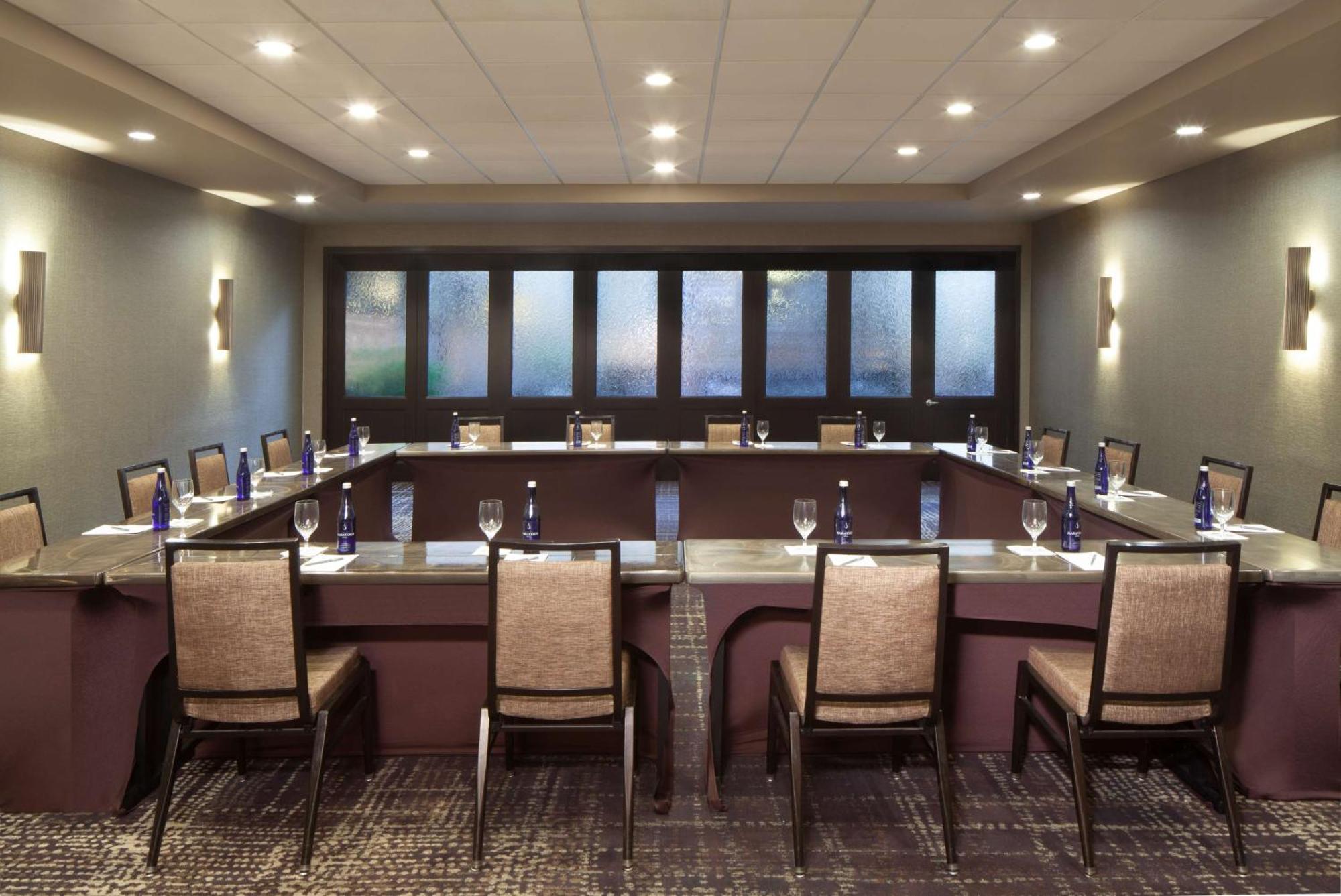 Embassy Suites By Hilton Philadelphia Airport Esterno foto