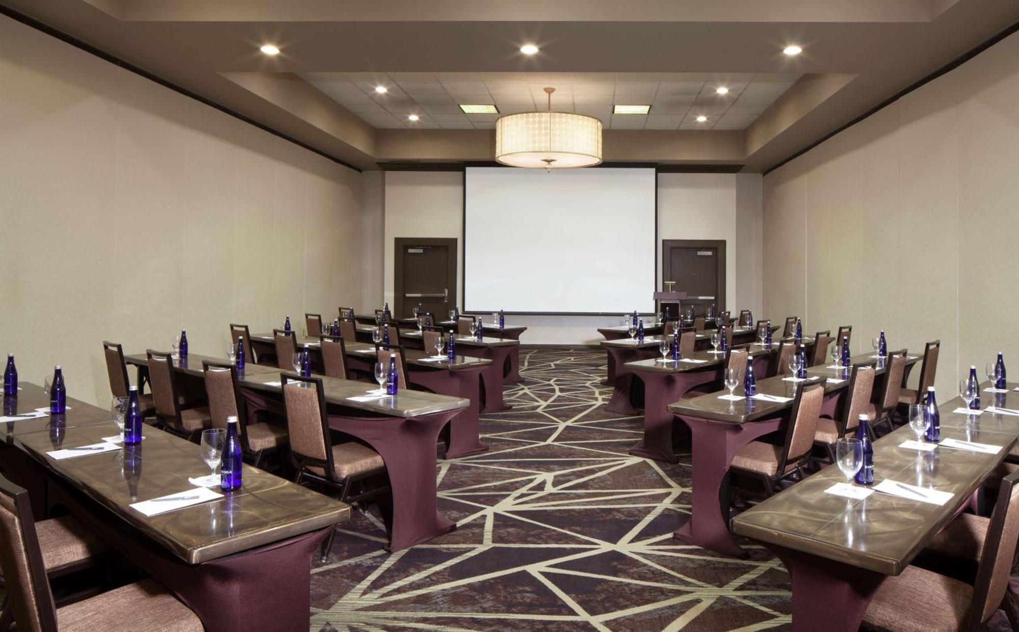 Embassy Suites By Hilton Philadelphia Airport Esterno foto