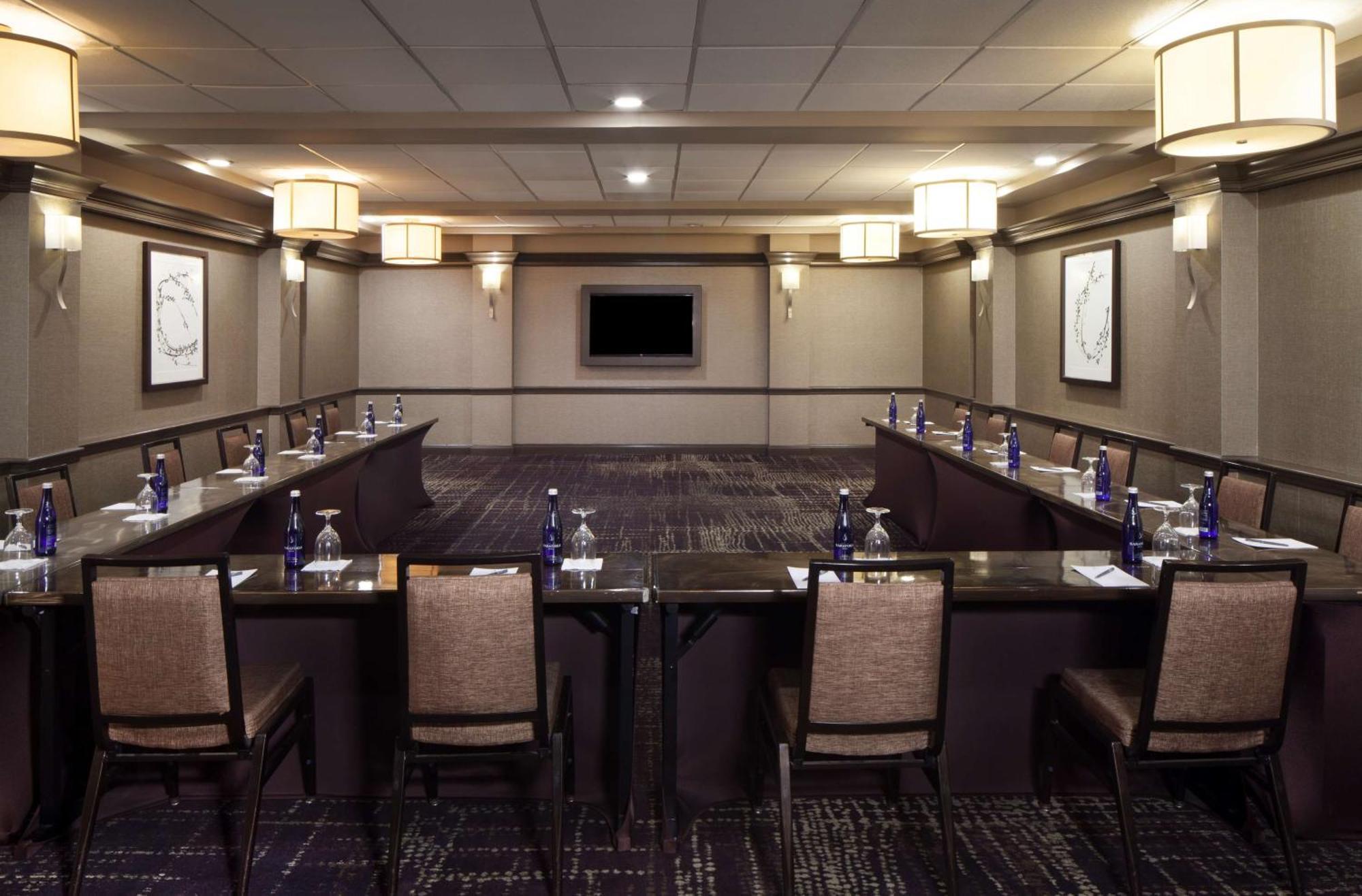 Embassy Suites By Hilton Philadelphia Airport Esterno foto