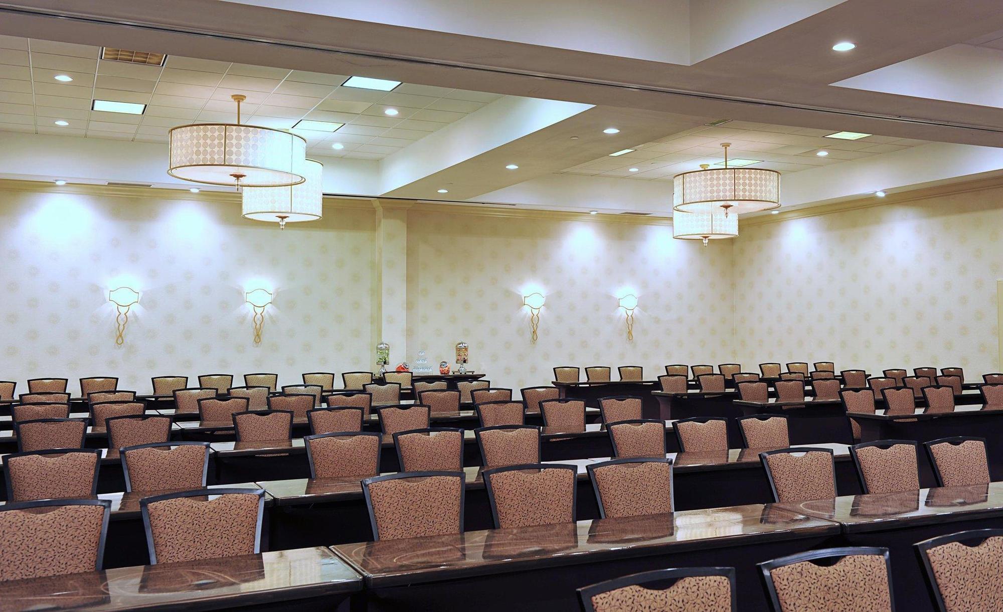 Embassy Suites By Hilton Philadelphia Airport Esterno foto